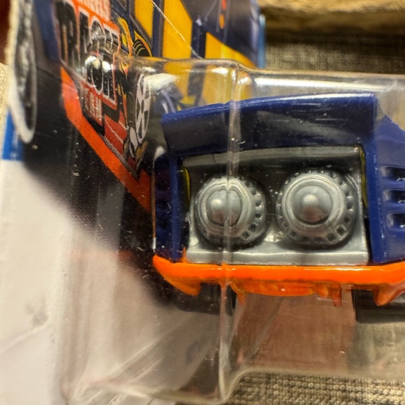 1038-MOC Two Mattel Hot Wheels 2023 Dodge Van & 2023 HW Metro New Unopened - Picture 8 of 12